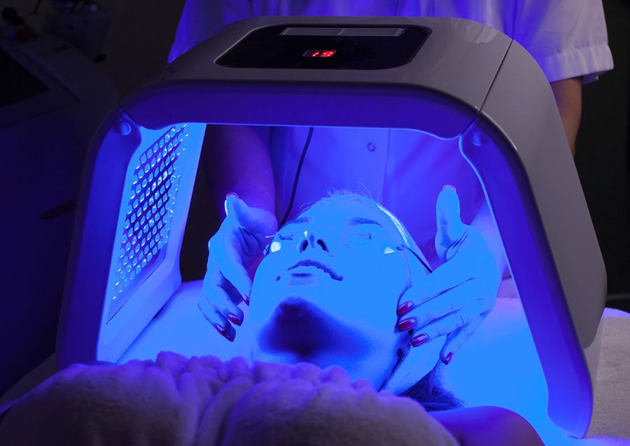 Acne fighting anti-aging lightwave therapy in Naples, FL